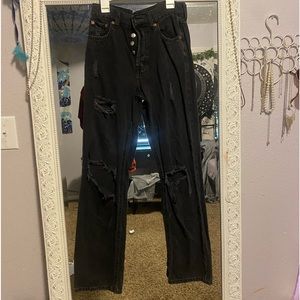 Aèropostale 90’s baggy black distressed/ripped jeans.